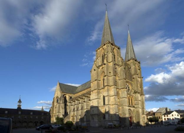 Abbatiale Notre Dame de Mouzon