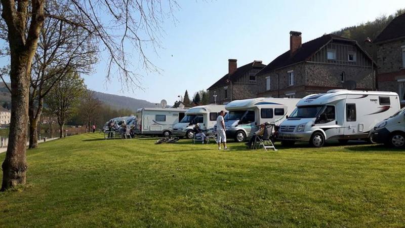 Aire de Camping-car à Monthermé